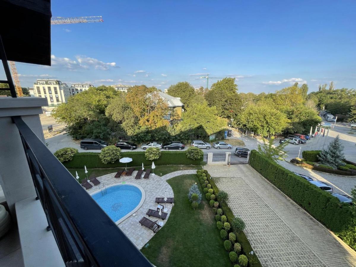 Stunning 2-Bed Apartment In Sea Resort Varna Saints Constantine and Helena Exterior photo